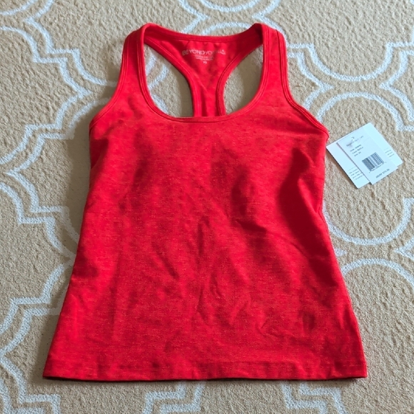 Beyond Yoga Spacedye Step Up Racerback Tank Candy Apple Red Heather NWT - Picture 3 of 6